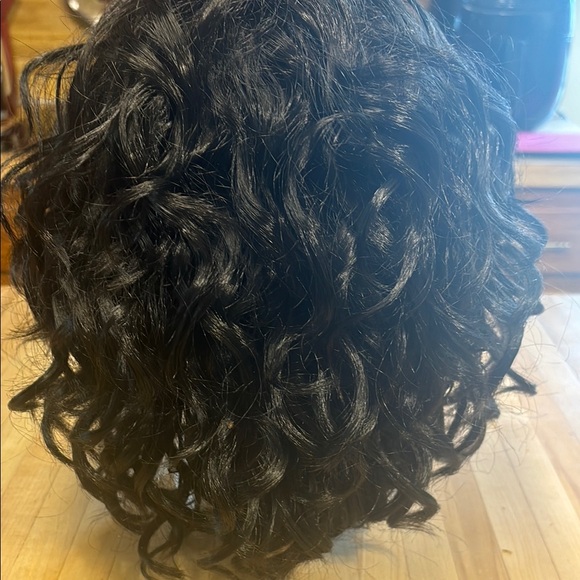 A very beautiful wig with curls - Picture 4 of 9